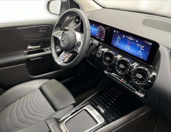 Mercedes-Benz Třídy B Hatchback 1,3 l 120 kw