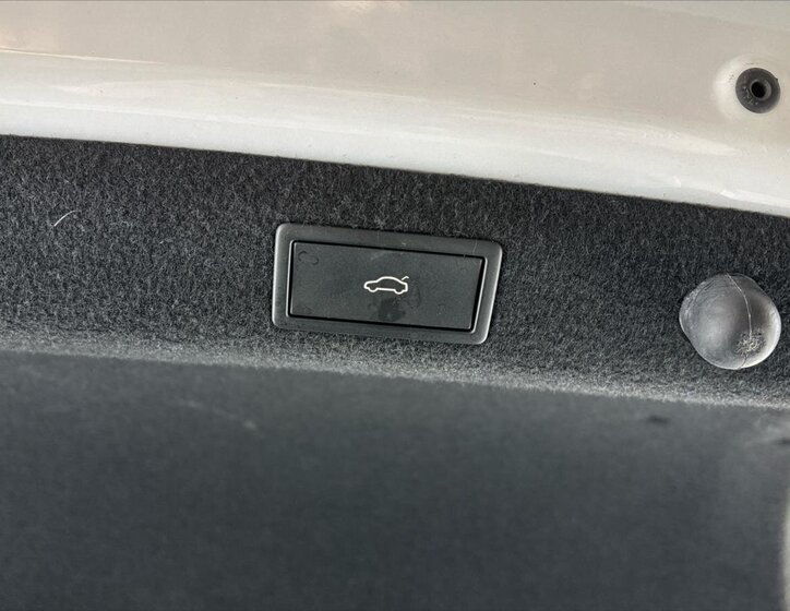 Škoda Superb Sedan / Limuzína 1,4 l 160 kw