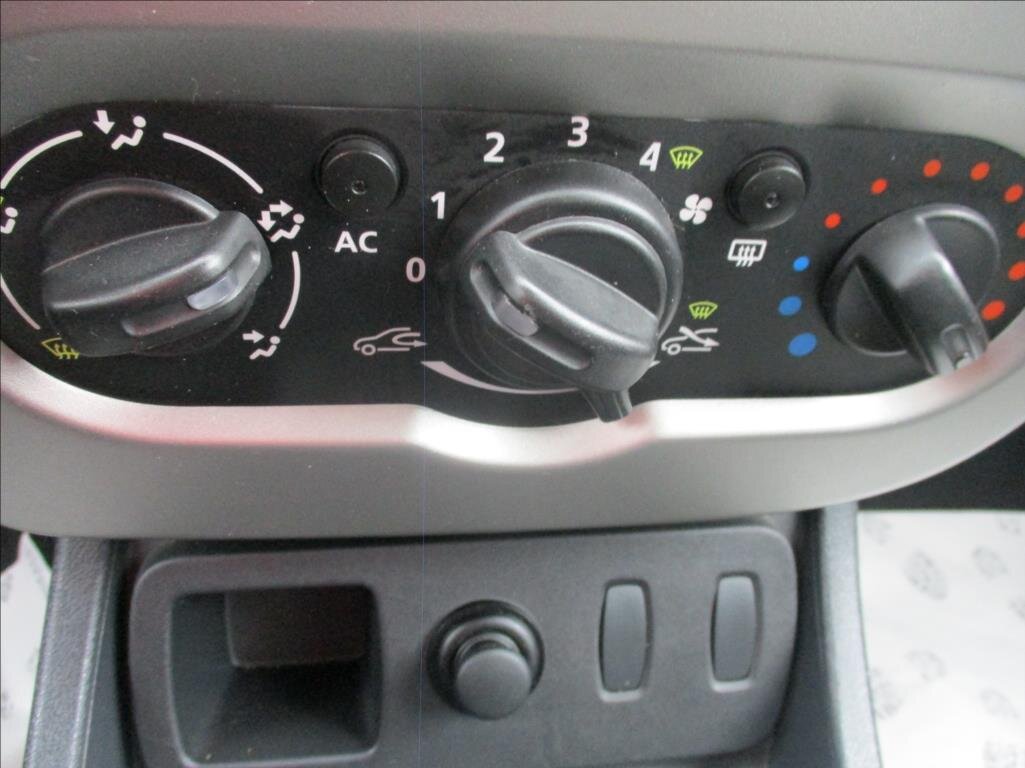 Dacia Duster SUV / Terénní 1,6 l 77 kw