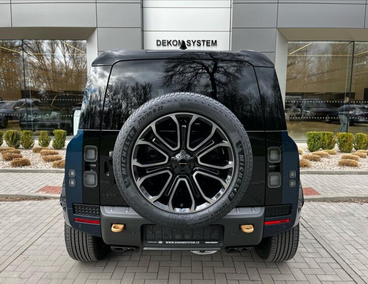 Land Rover Defender SUV / Terénní 4,4 l 467 kw