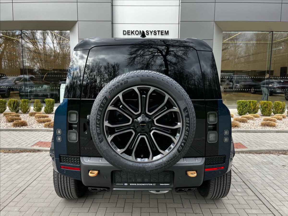 Land Rover Defender SUV / Terénní 4,4 l 467 kw