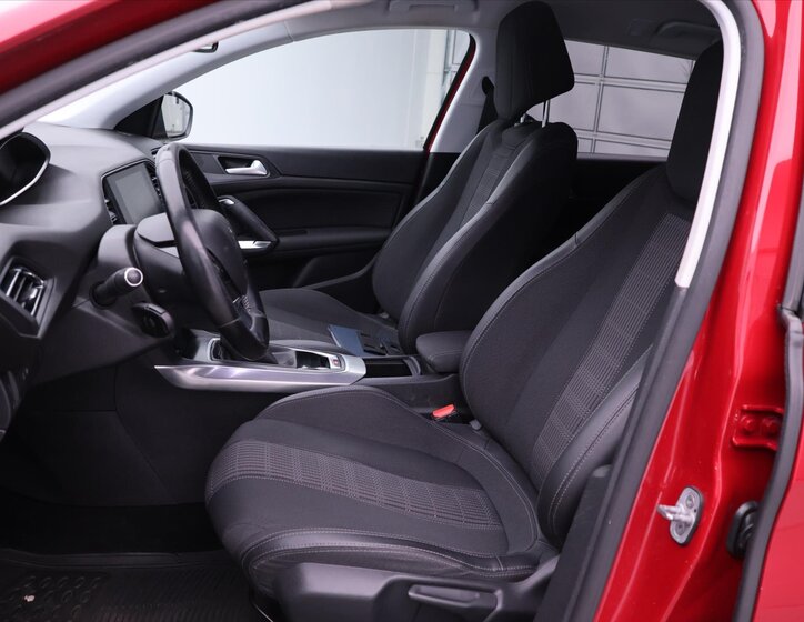 Peugeot 308 Kombi 1,2 l 96 kw