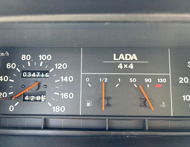 Lada Niva SUV / Terénní 1,7 l 60 kw