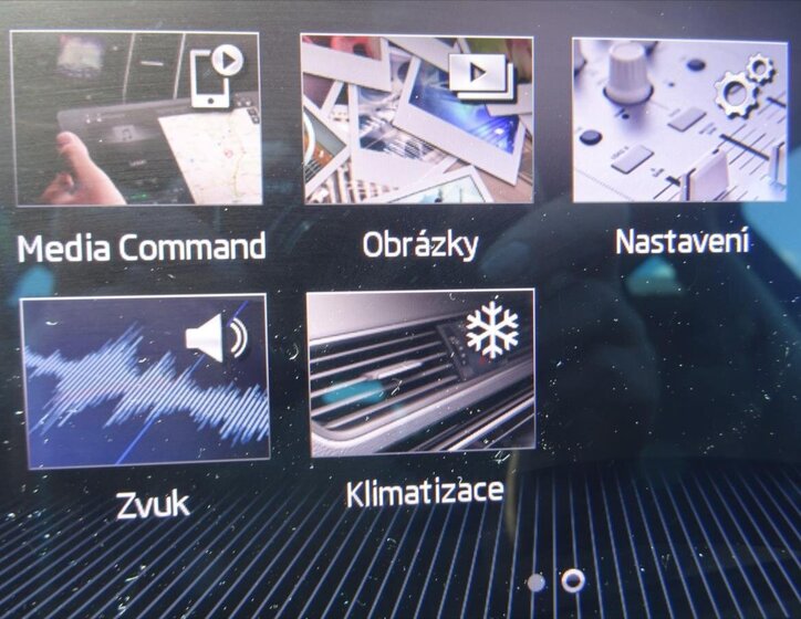 Škoda Karoq SUV 999,0 85 kw