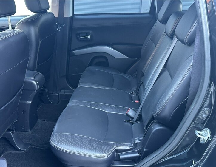 Mitsubishi Outlander SUV / Terénní 2,3 l 130 kw