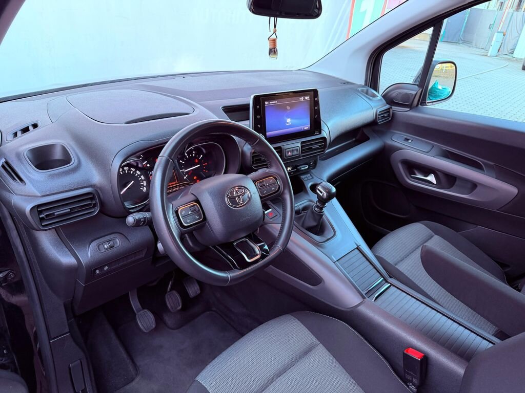 Toyota ProAce Kombi 1,5 l 96 kw