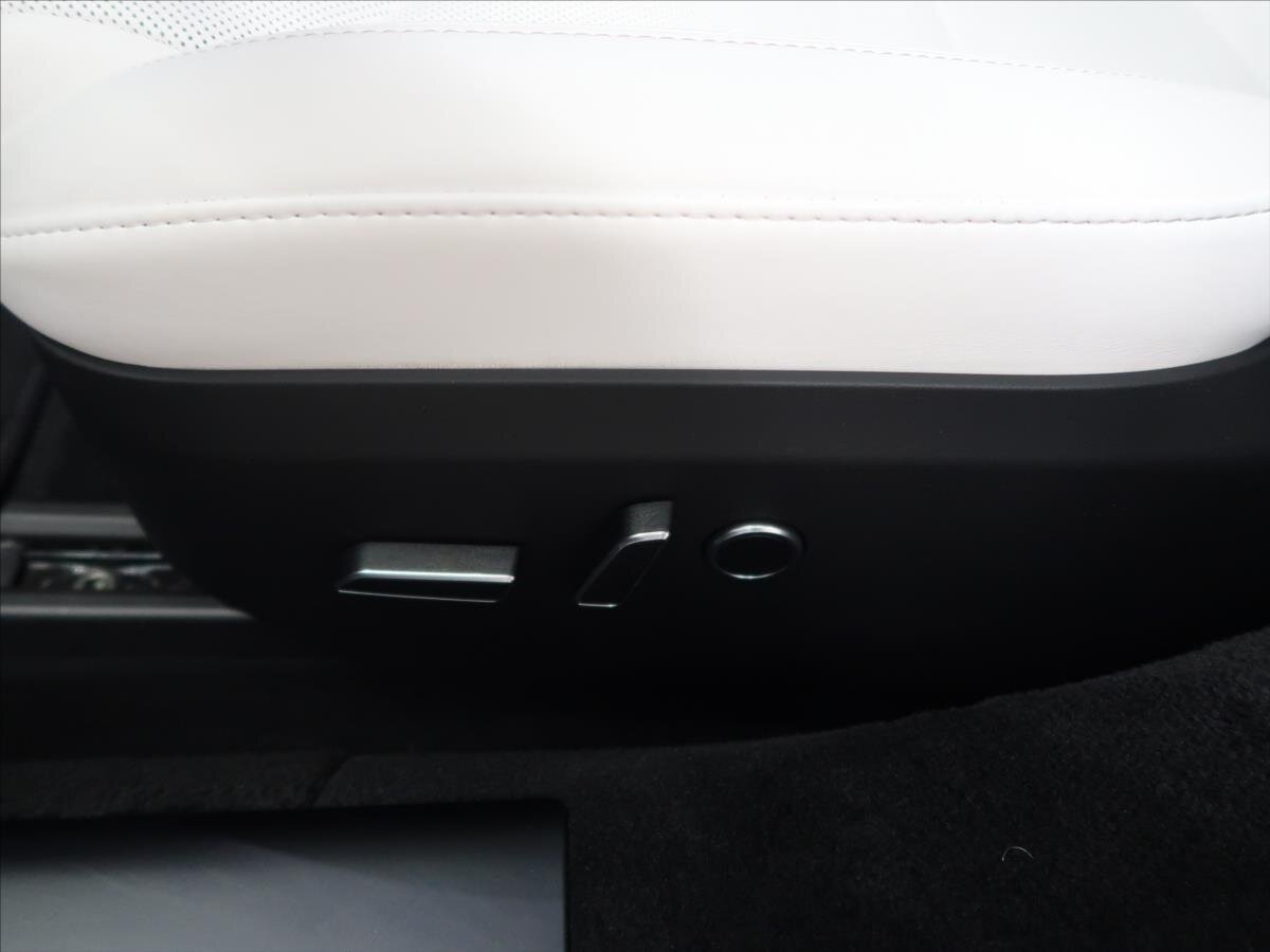 Tesla Model S Hatchback 0,0 493 kw