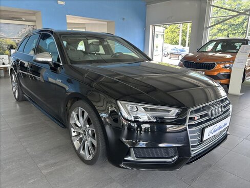 Audi S4 Kombi 3,0 l 260 kw