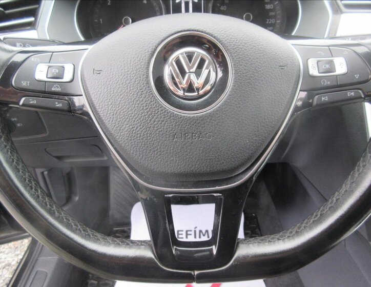 Volkswagen Passat 10