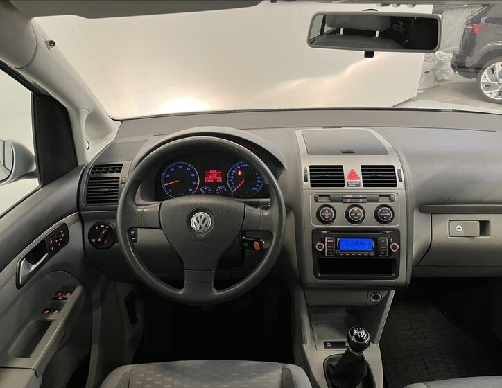 Volkswagen Touran 5