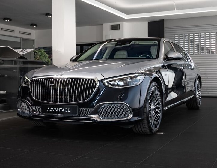 Mercedes-Benz Ostatní Sedan / Limuzína 6,0 l 450 kw