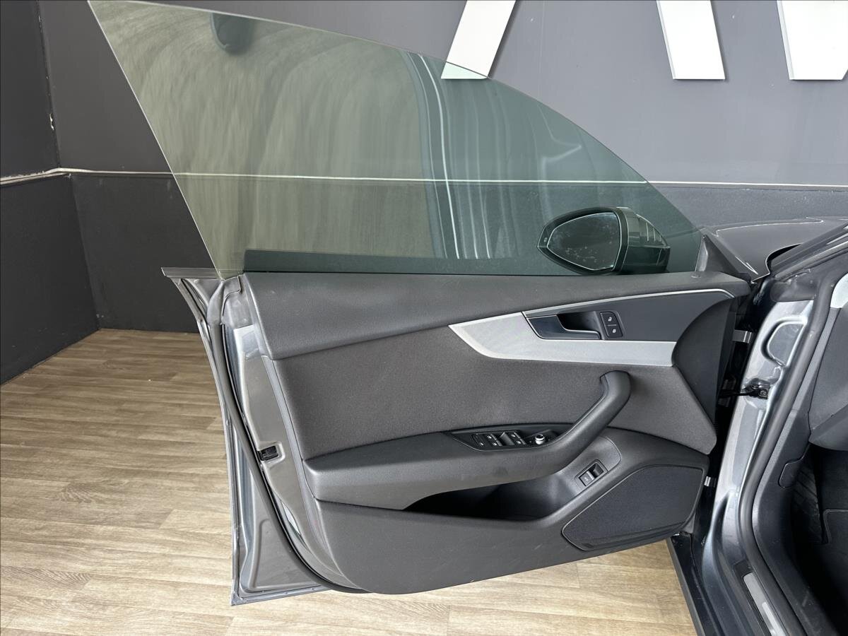 Audi A5 Sedan / Limuzína 2,0 l 140 kw