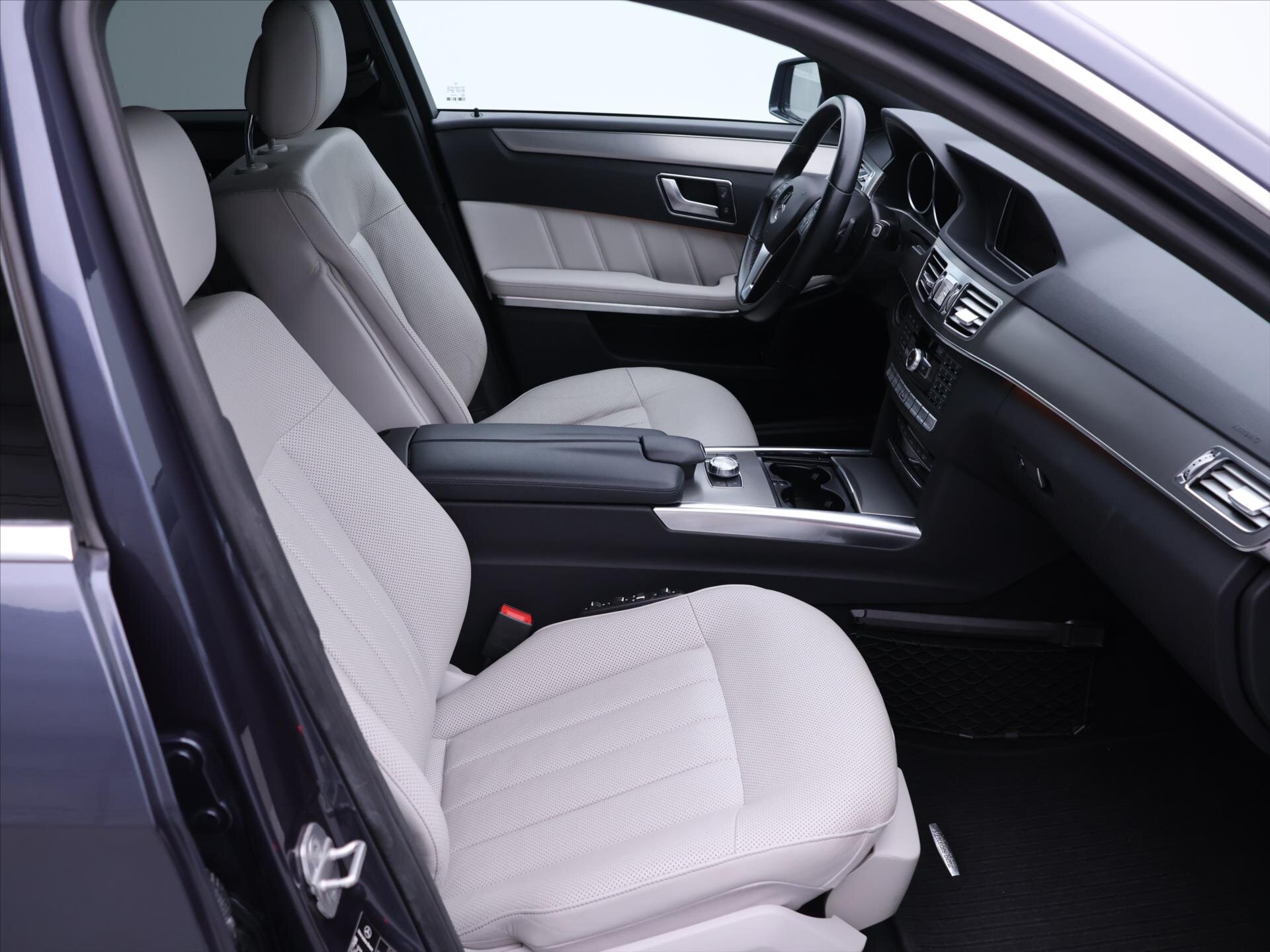 Mercedes-Benz Třídy E Kombi 3,0 l 185 kw