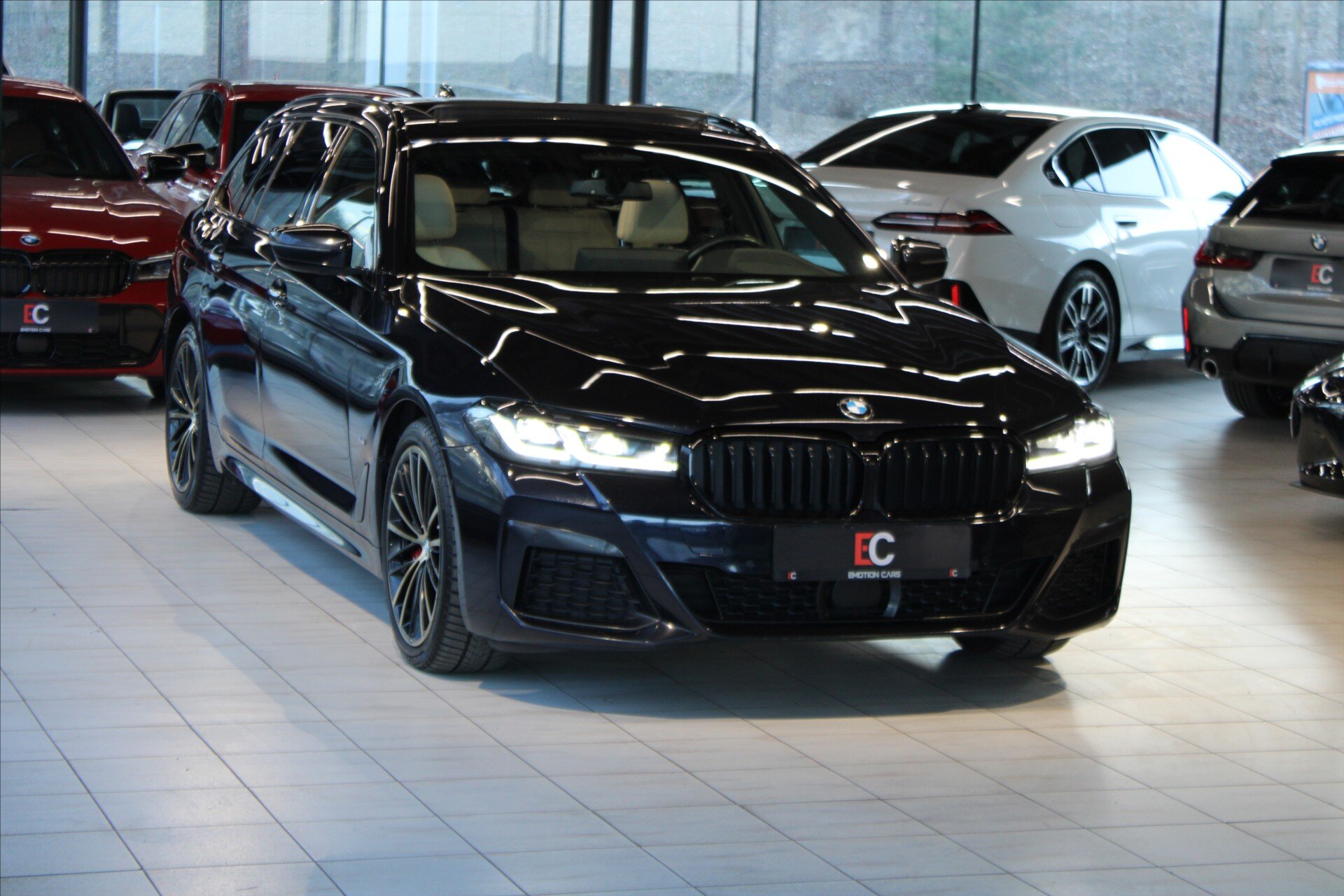 BMW Řada 5 Kombi 3,0 l 210 kw