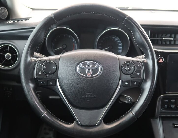 Toyota Auris 16