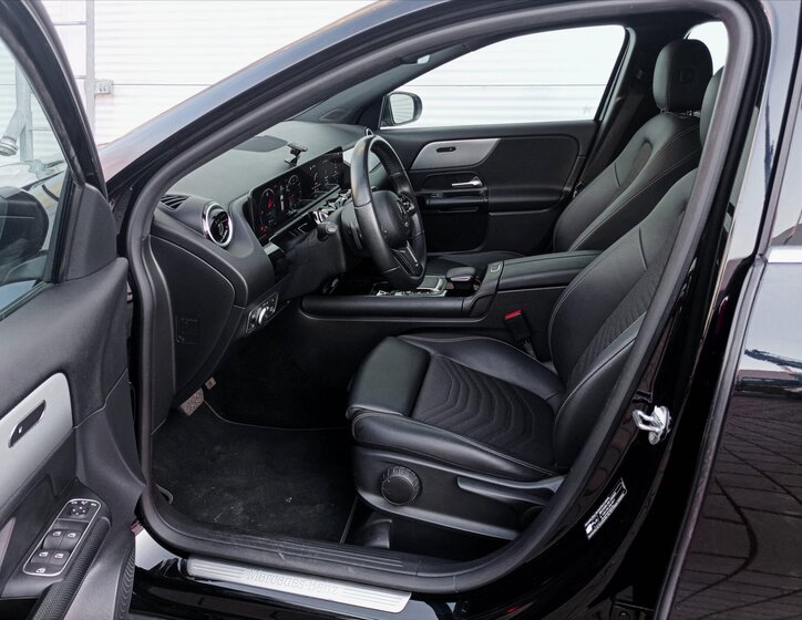 Mercedes-Benz GLA 13