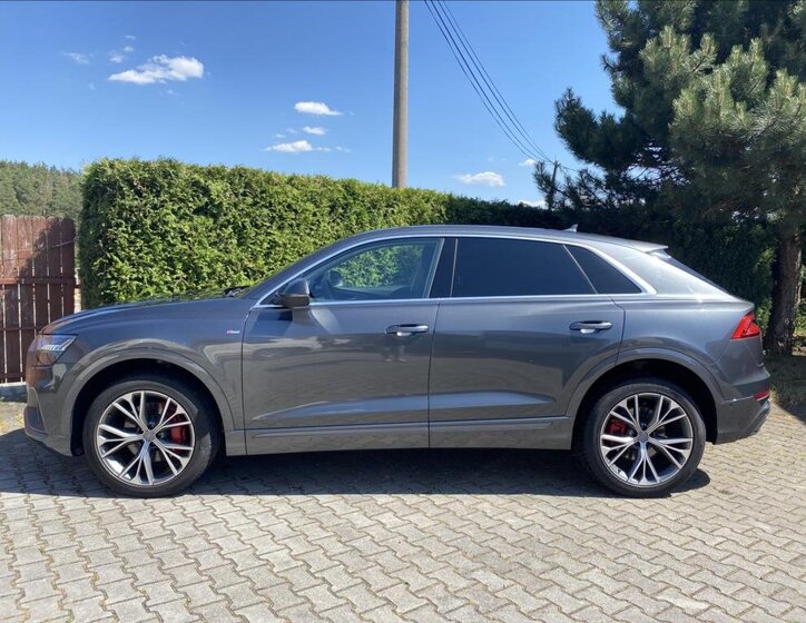 Audi Q8 SUV / Terénní 3,0 l 250 kw