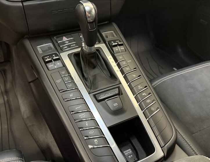 Porsche Macan 22