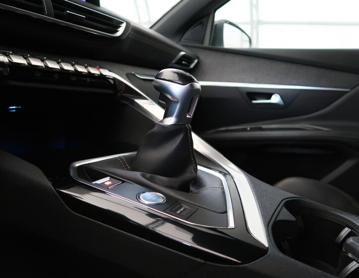 Peugeot 3008 SUV 2,0 l 110 kw