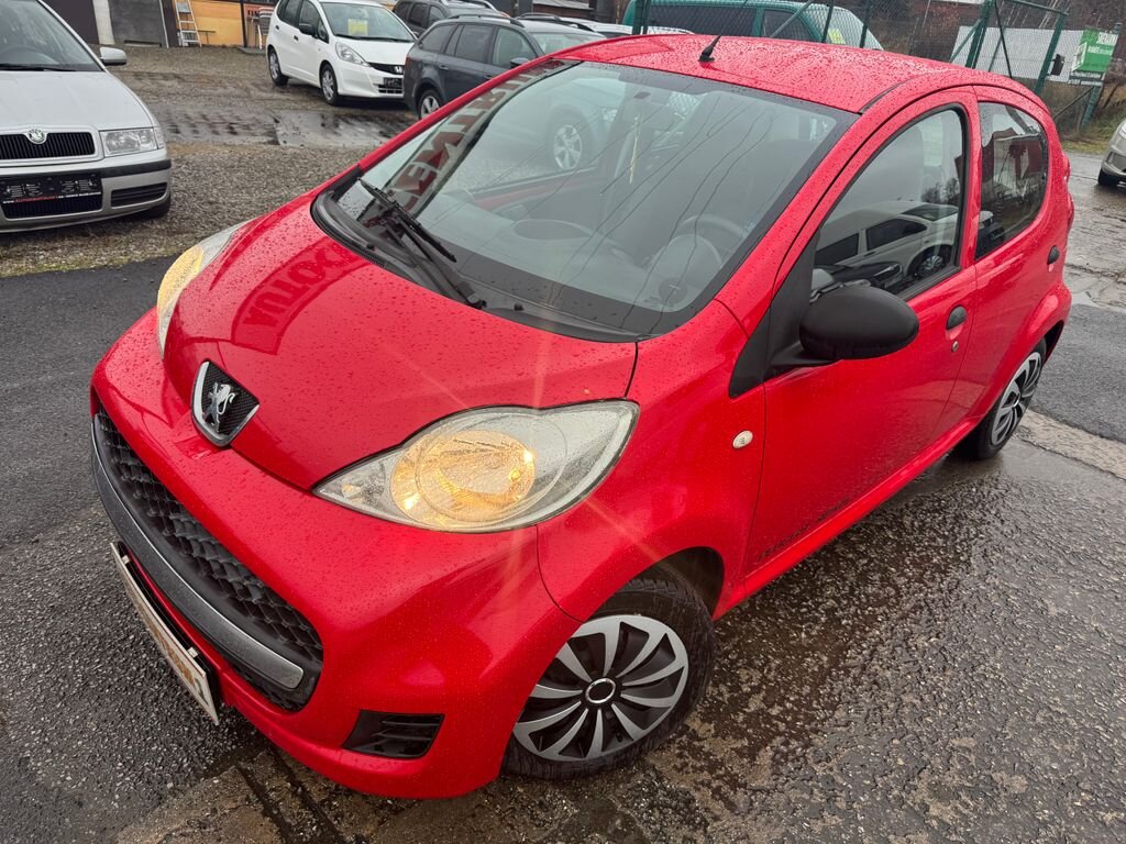 Peugeot 107 Hatchback 998,0 50 kw