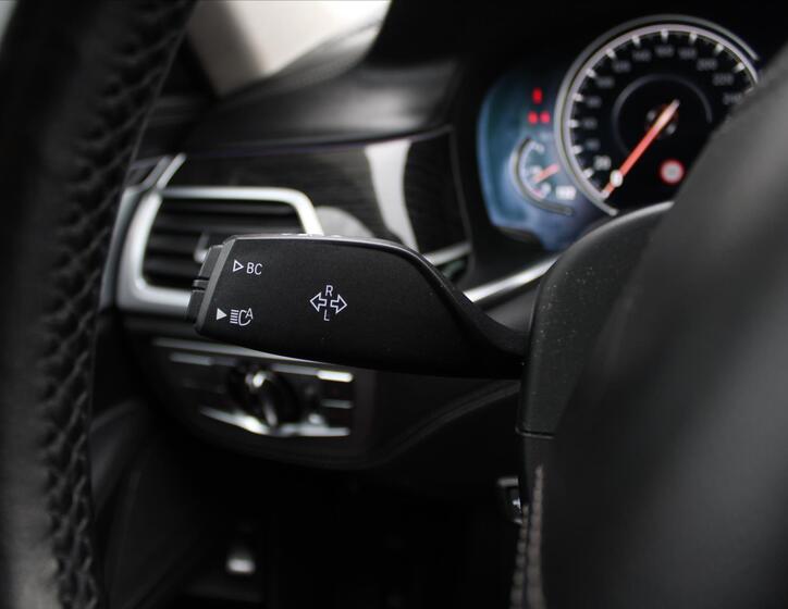 BMW Řada 7 18