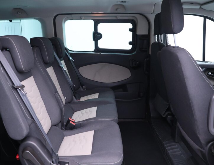 Ford Tourneo Custom MPV 2,2 l 114 kw