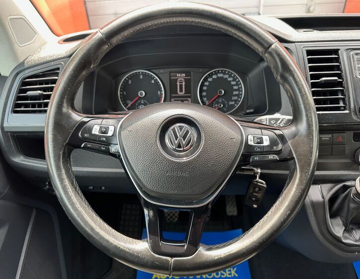 Volkswagen Caravelle 12