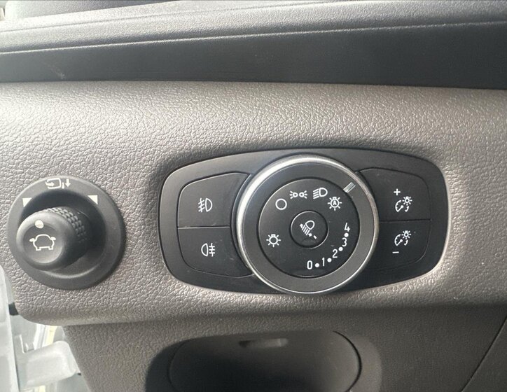 Ford Transit 18