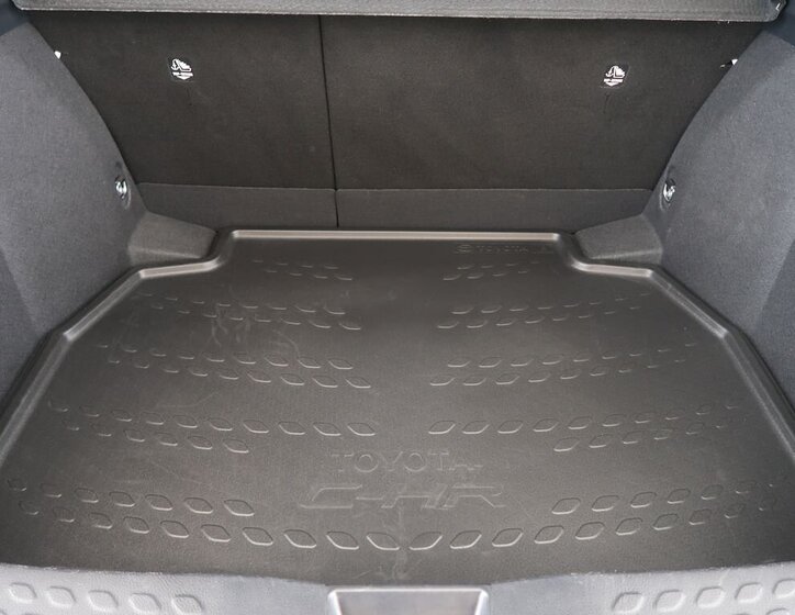 Toyota C-HR SUV 1,8 l 72 kw