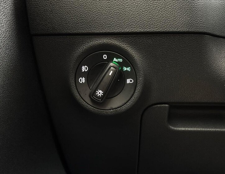 Škoda Karoq SUV / Terénní 1,5 l 110 kw