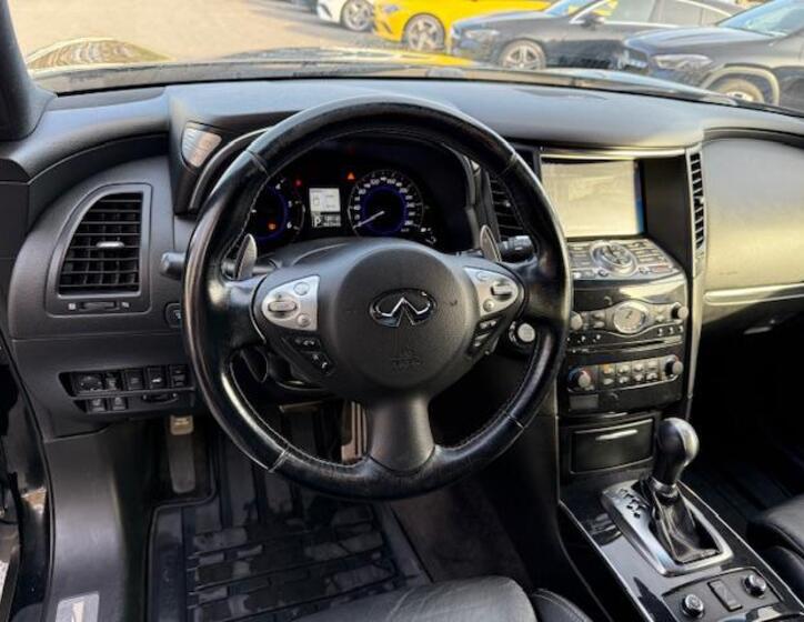 Infiniti FX30 9