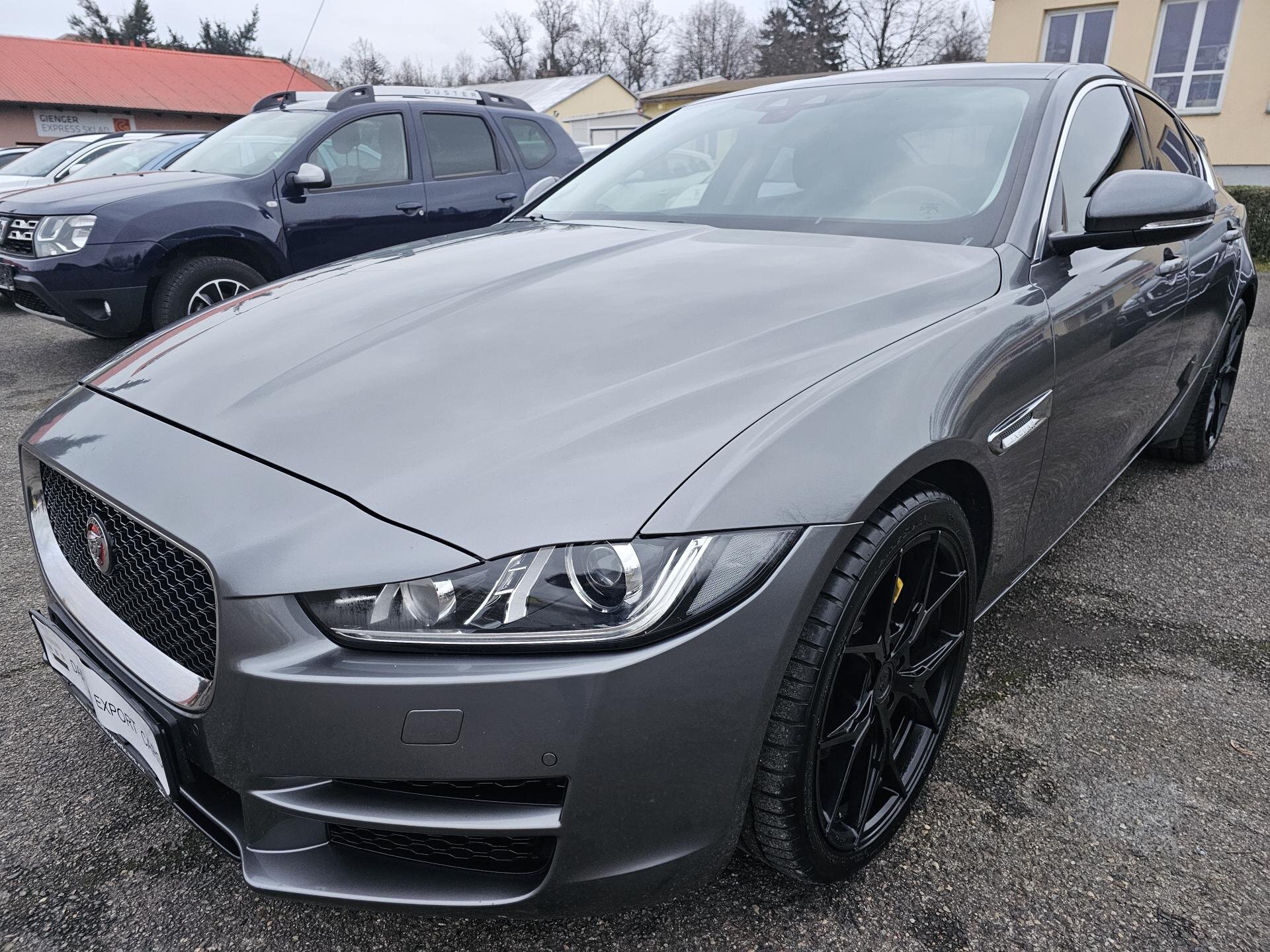 Jaguar XE