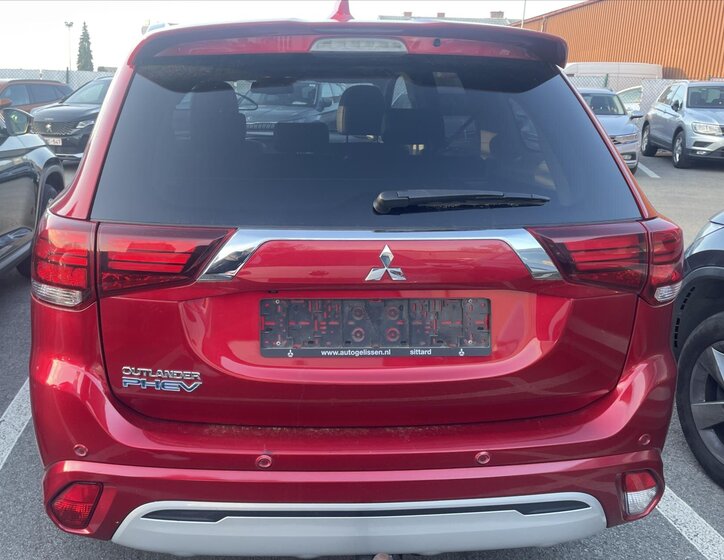 Mitsubishi Outlander SUV / Terénní 2,4 l 165 kw