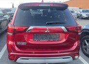 Mitsubishi Outlander SUV / Terénní 2,4 l 165 kw