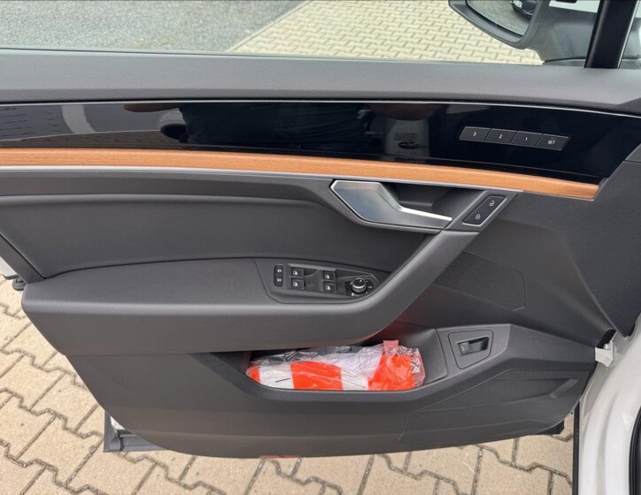 Volkswagen Touareg SUV / Terénní 3,0 l 170 kw