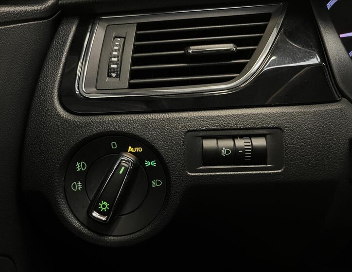 Škoda Rapid Liftback 999,0 81 kw