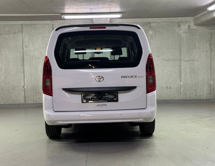 Toyota ProAce City Verso MPV 1,2 l 81 kw