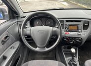 KIA Rio 13