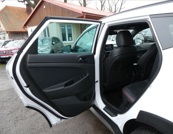 Hyundai Tucson SUV 1,6 l 100 kw