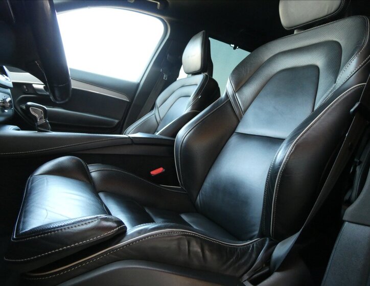 Volvo XC90 SUV / Terénní 2,0 l 228 kw