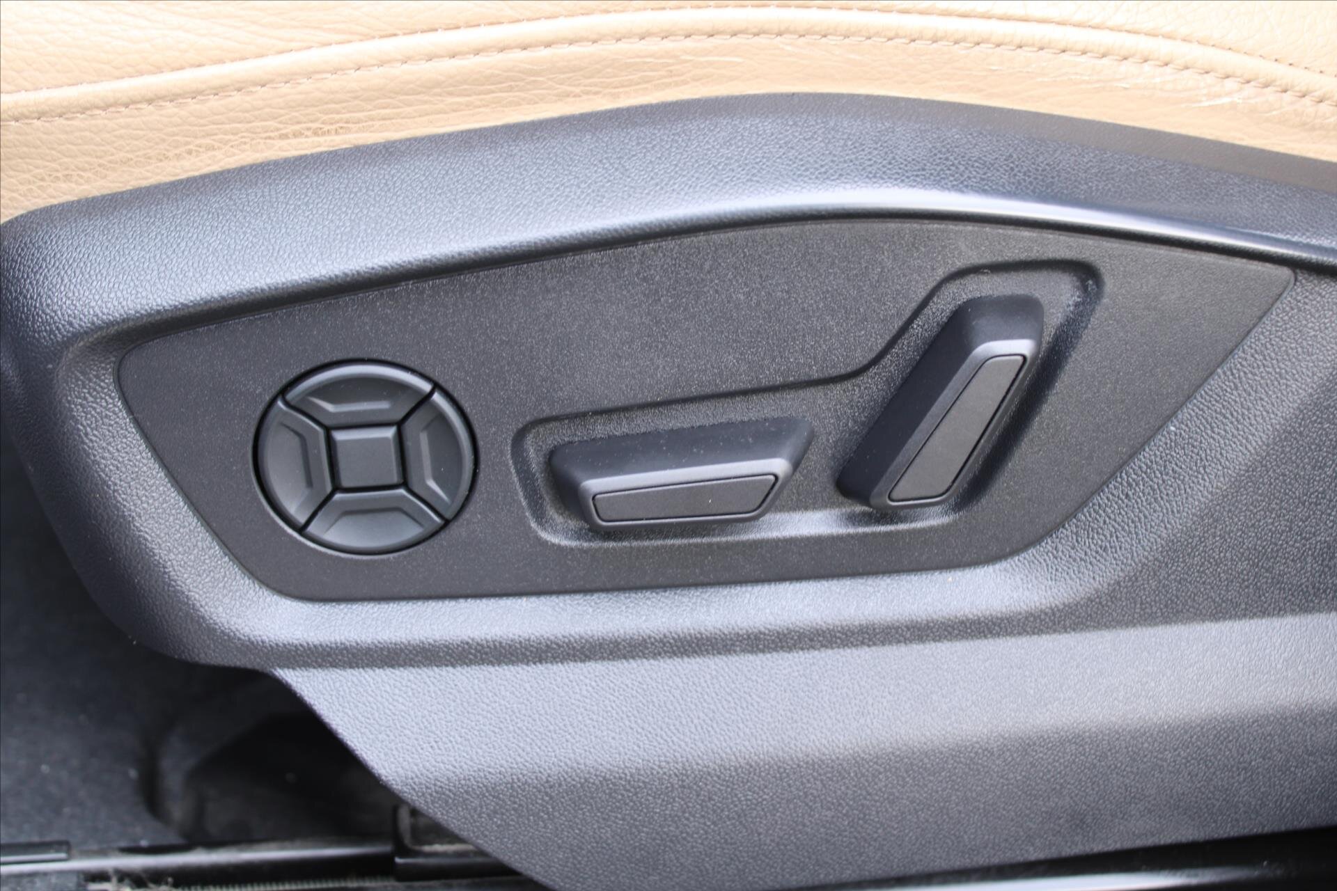 Audi Q8 SUV / Terénní 3,0 l 250 kw