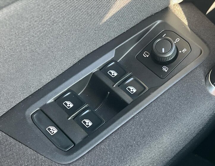 Volkswagen Touran MPV 1,5 l 110 kw