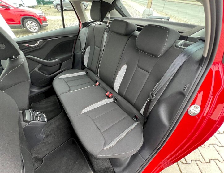 Škoda Scala Hatchback 1,0 l 85 kw