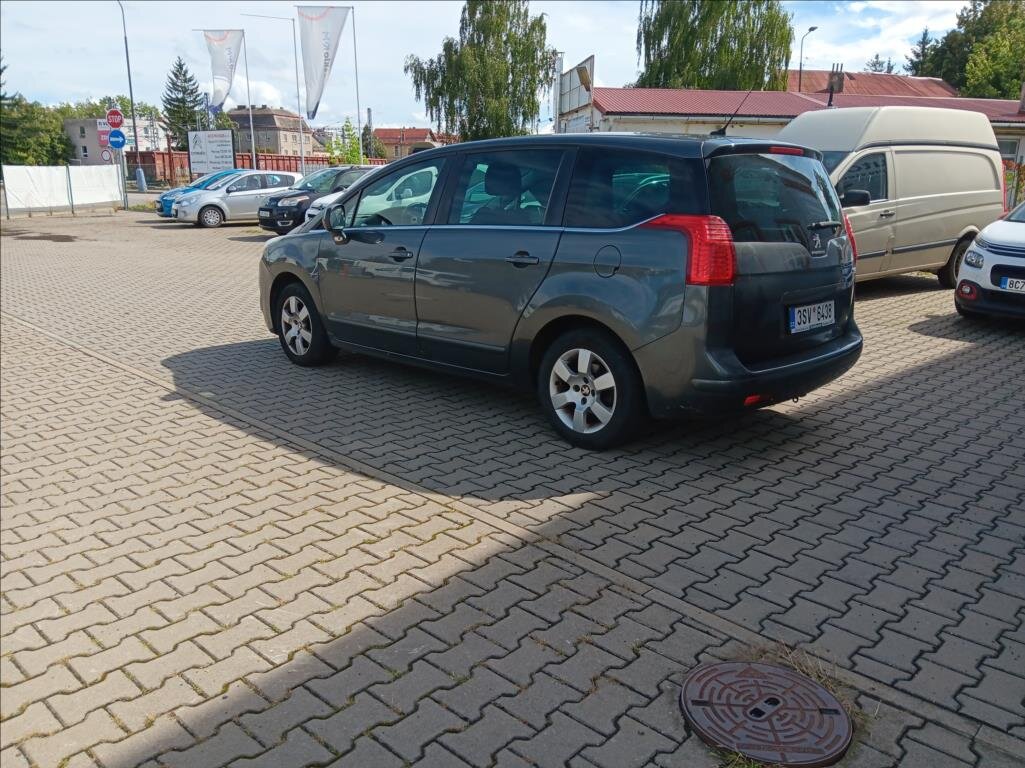 Peugeot 5008 MPV 1,6 l 88 kw