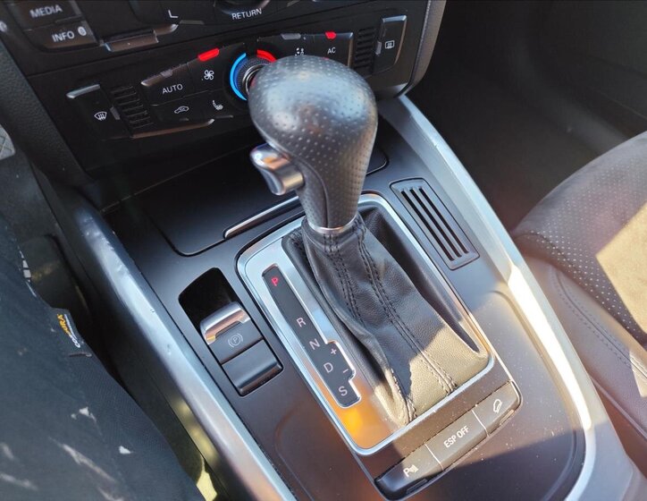 Audi Q5 Kombi 3,0 l 176 kw