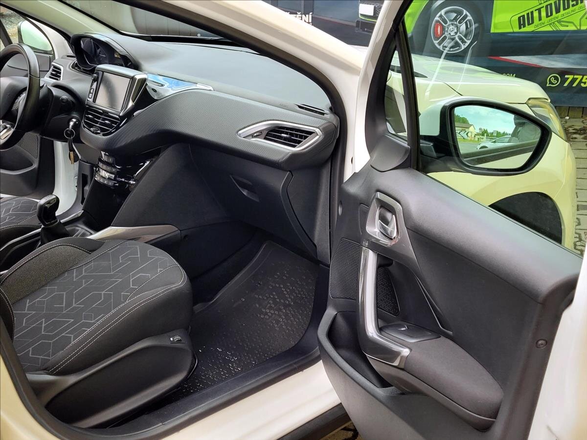 Peugeot 2008 SUV / Terénní 1,2 l 60 kw