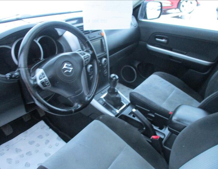 Suzuki Grand Vitara 17