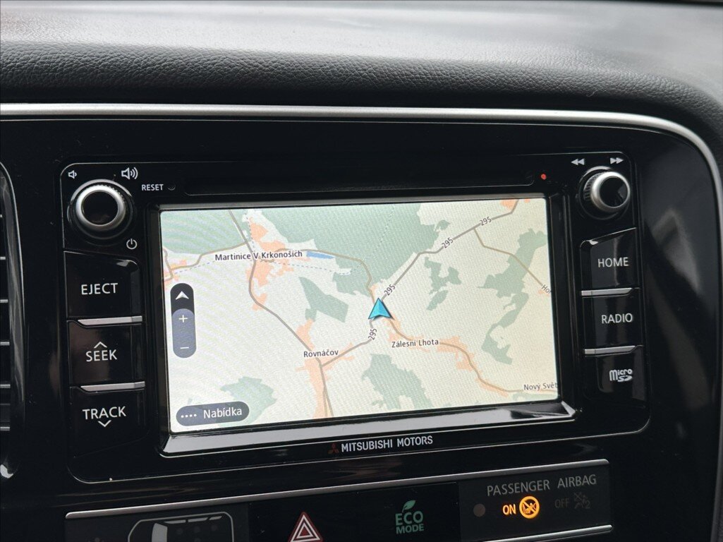 Mitsubishi Outlander SUV 2,0 l 110 kw