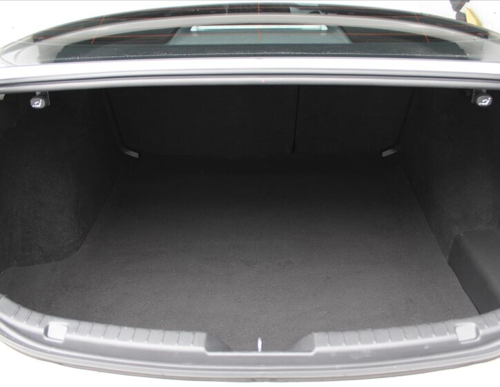 Mazda 3 Sedan / Limuzína 2,0 l 90 kw