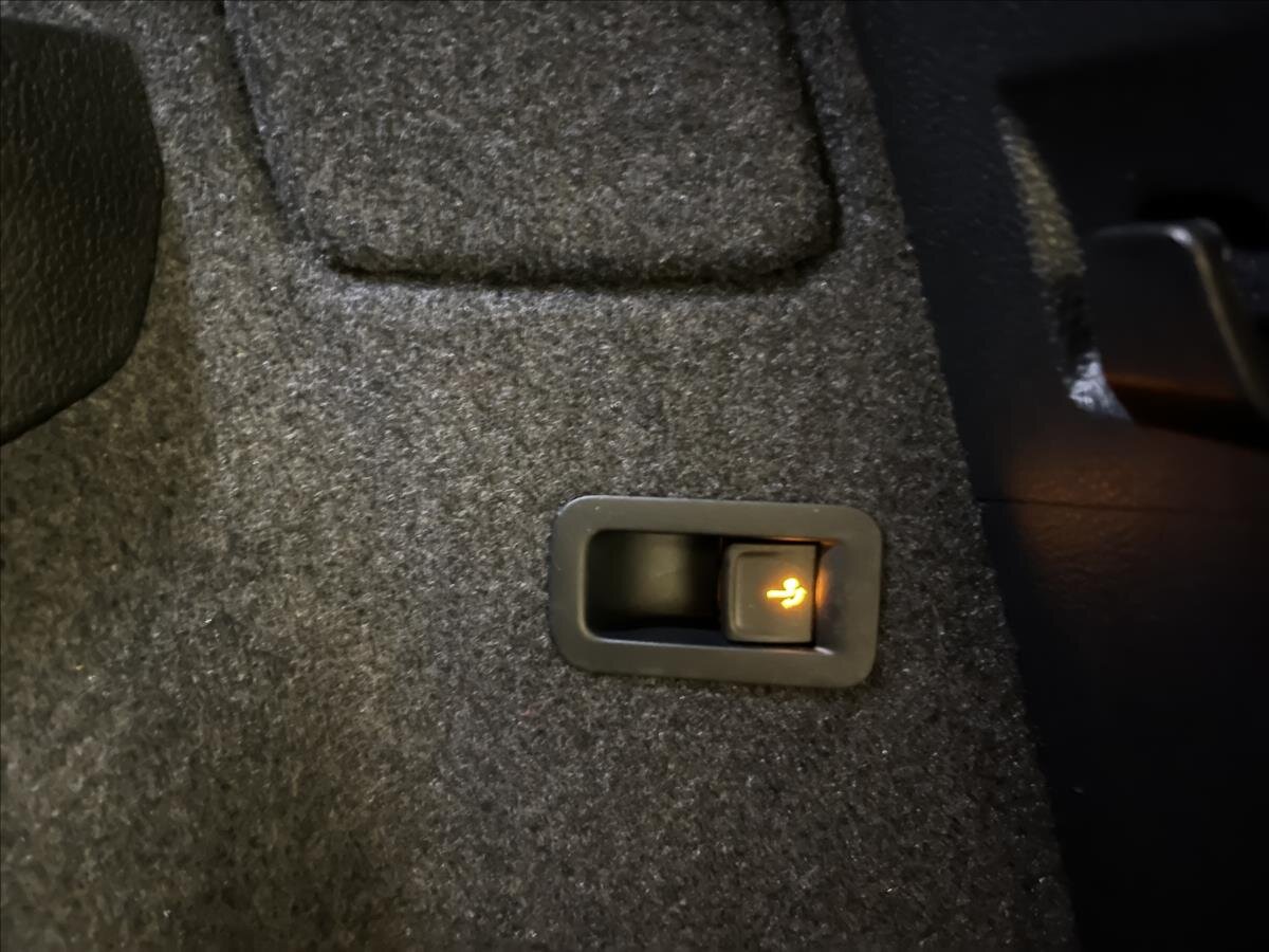 Škoda Karoq SUV 1,5 l 110 kw